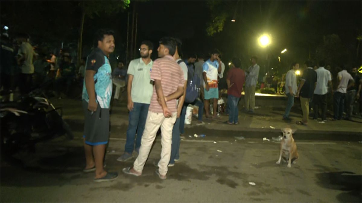 রাত পোহালে ডাকসুর ভোট, মধ্যরাতেও ক্যাম্পাসে উৎসবের আমেজ