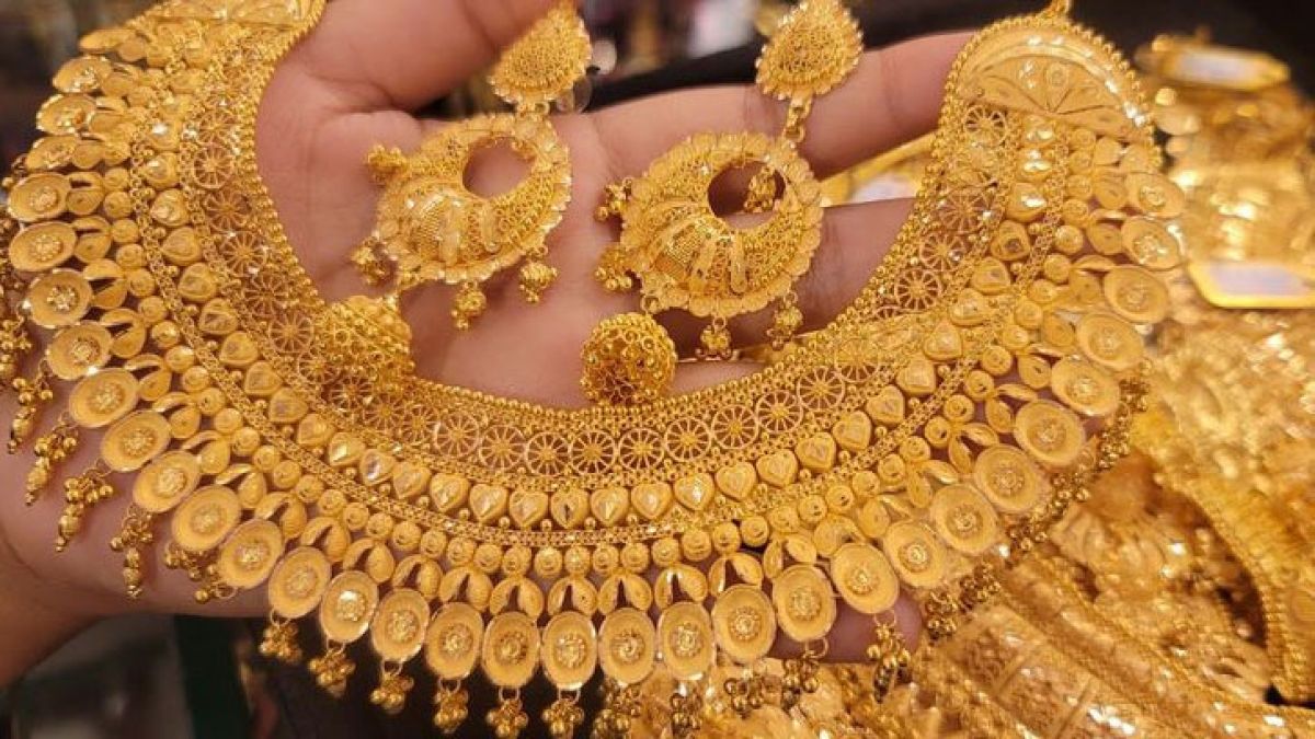 দাম কমে স্বর্ণের ভরি ১ লাখ ৮৮ হাজার ১৫২ টাকা