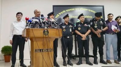 পার্শ্ববর্তী দেশ থেকে মিথ্যা তথ্য ছড়ানো হচ্ছে: স্বরাষ্ট্র উপদেষ্টা