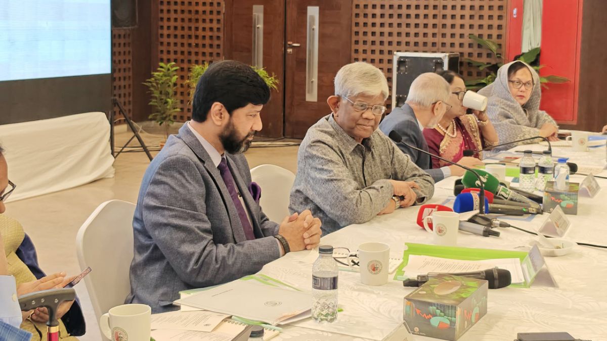পুঁজিবাজার থেকে সবসময় মুনাফা আসবে এমন ভাবা ভুল : অর্থ উপদেষ্টা