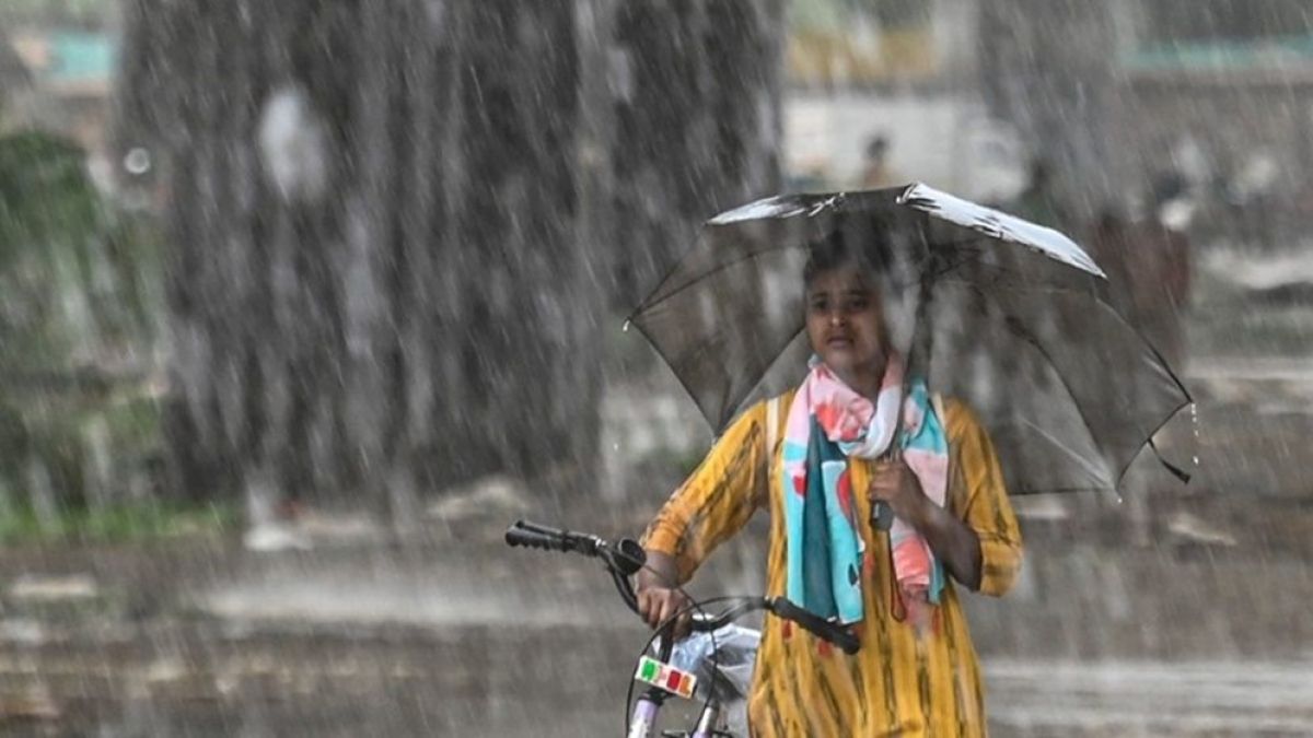 দুপুরের মধ্যে যে ৭ অঞ্চলে ঝড়বৃষ্টির আভাস