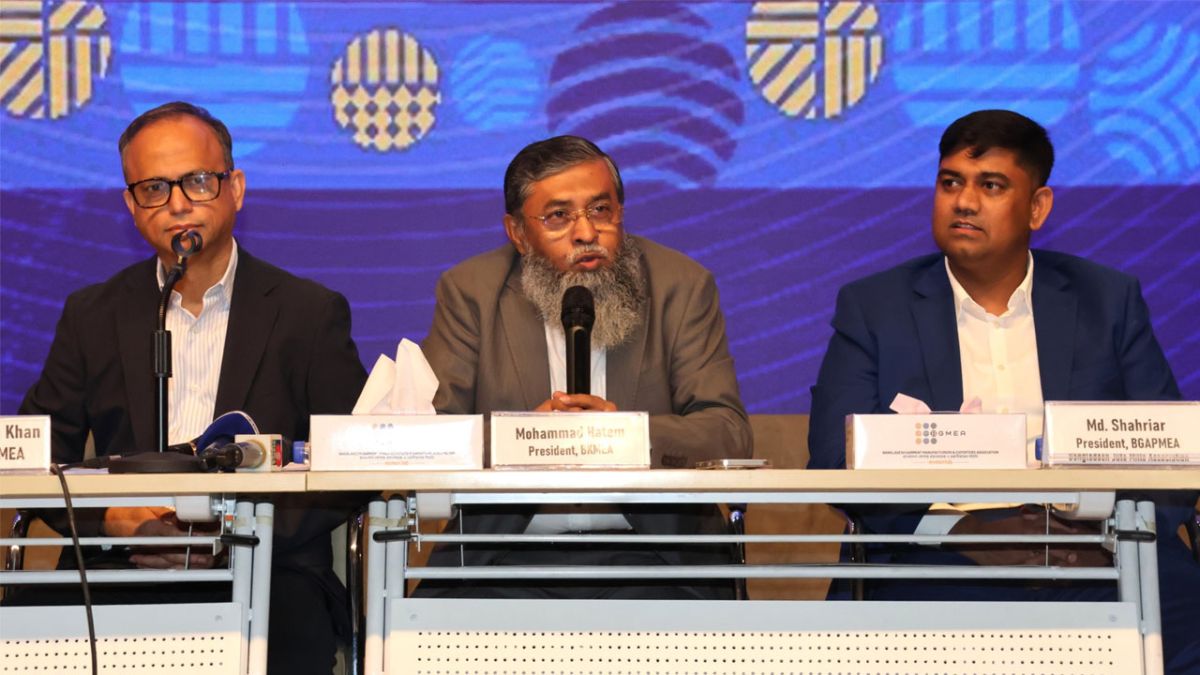 সরকার ব্যবসায়ীদের চেয়ে বিদেশিদের কথায় বেশি গুরুত্ব দেয় : বিকেএমইএ সভাপতি