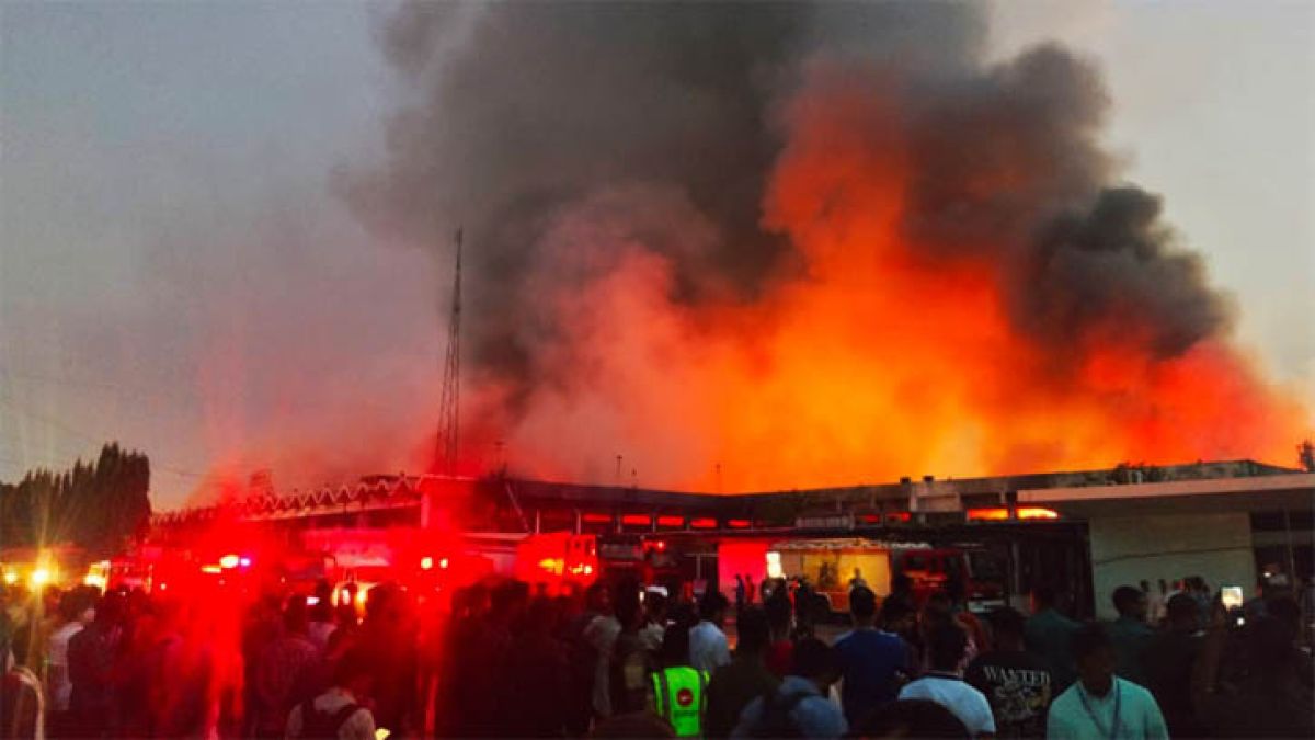 শাহজালালে অগ্নিকাণ্ড: হার্ডওয়্যার খাতে ক্ষতি প্রায় ৩৫ কোটি টাকা