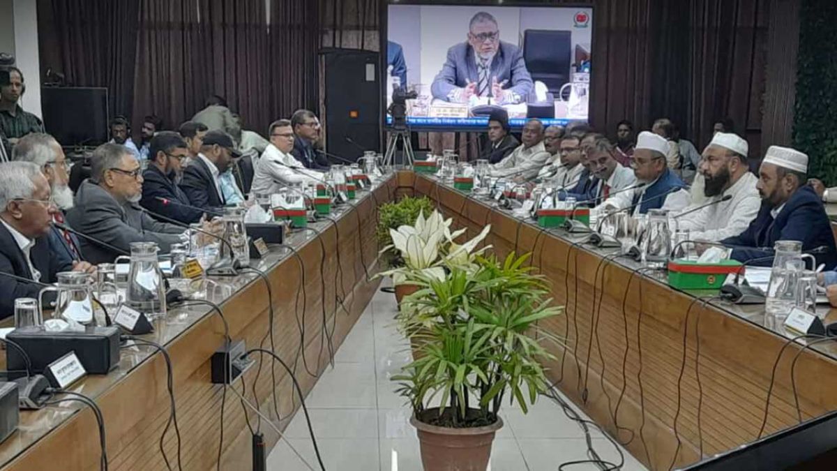 খেলোয়াড়রা সহযোগিতা না করলে নিরপেক্ষতা হারাবে কমিশন : সিইসি