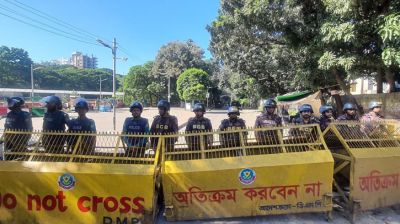 ধানমন্ডি ৩২ নম্বর শান্ত, কড়া পাহারায় আইনশৃঙ্খলা বাহিনী