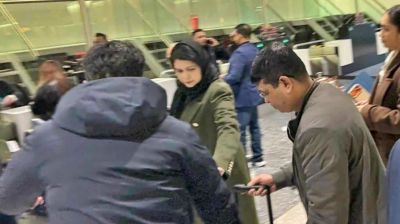 হিথ্রো বিমানবন্দরে জোবাইদা রহমান, গন্তব্য ঢাকা