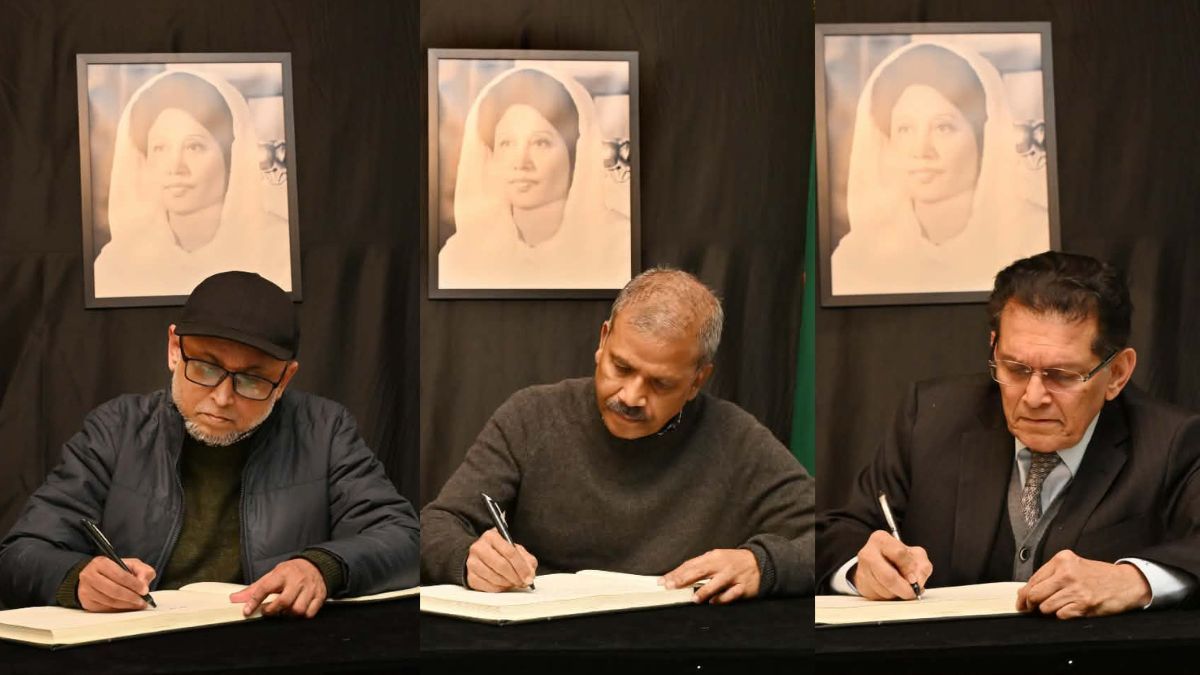 খালেদা জিয়ার মৃত্যুতে তিন উপদেষ্টার শোকবইয়ে স্বাক্ষর