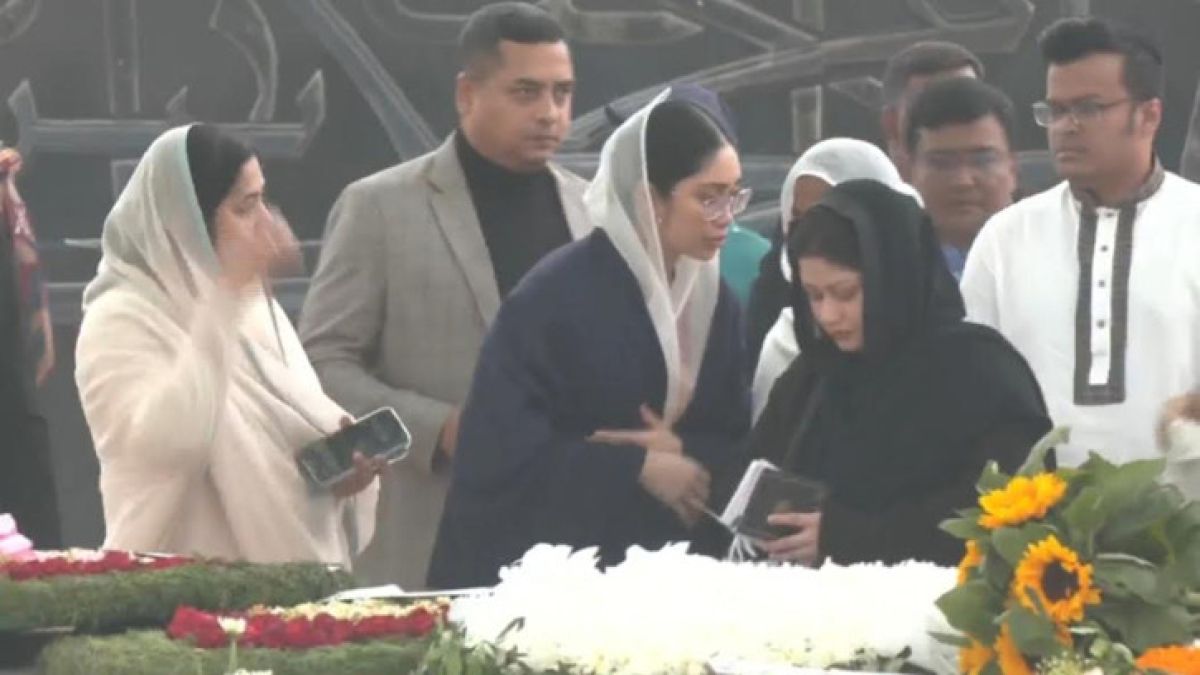 দাদা-দাদির কবর জিয়ারত করলেন জাইমা রহমান