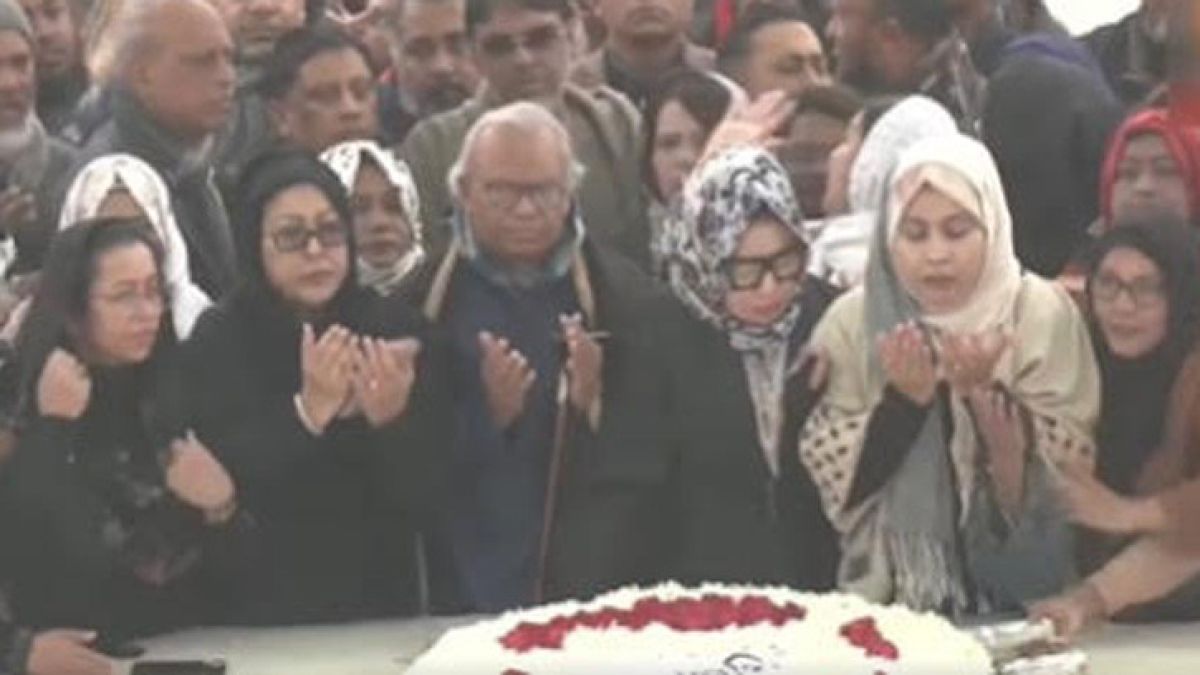 মায়ের দেখানো পথেই দেশ এগিয়ে নেবেন তারেক রহমান: রিজভী