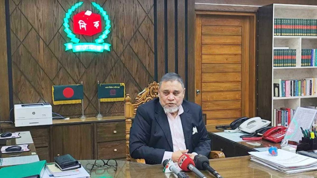 নির্বাচনের পরিবেশ সন্তোষজনক : সিইসি