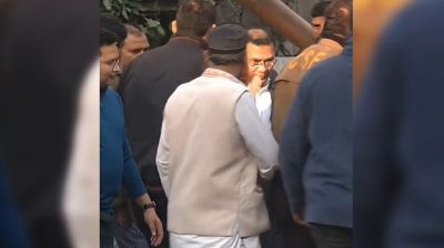 হেঁটে দলীয় কার্যালয়ে গেলেন তারেক রহমান