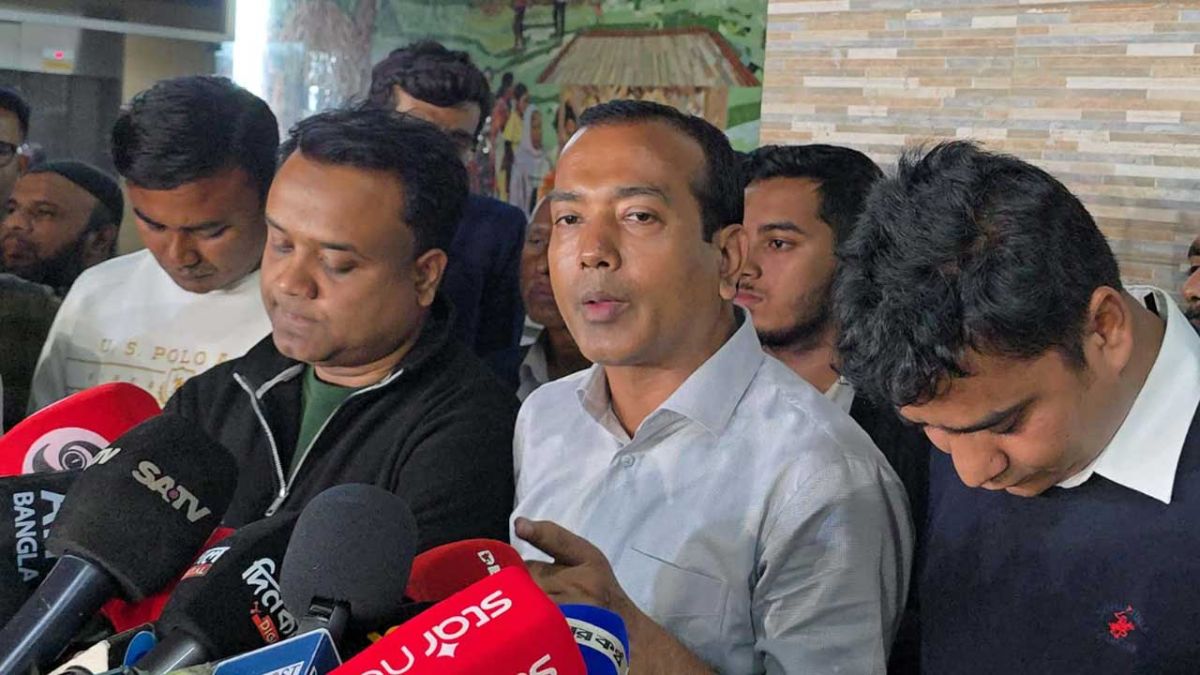 ইসির সামনে সোমবার সকালে ছাত্রদল ফের অবস্থান কর্মসূচি পালন করবে