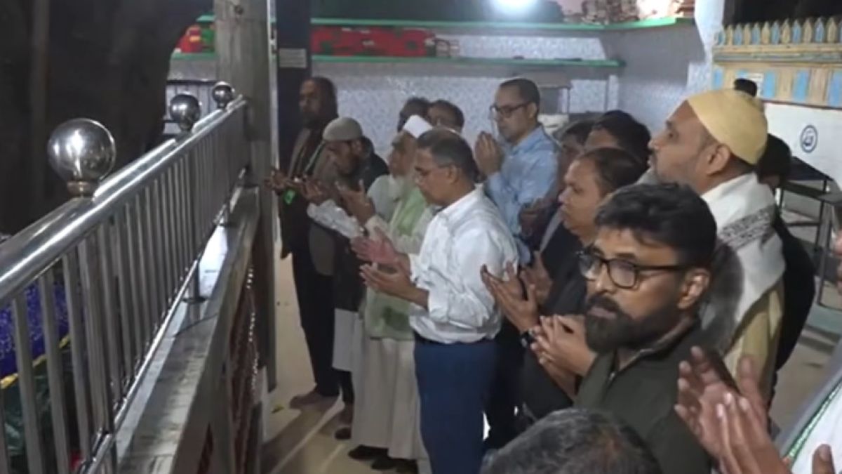 হজরত শাহ পরাণ (রহ.) এর মাজার জিয়ারত করলেন তারেক রহমান