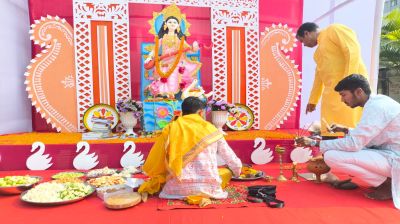 জাঁকজমকপূর্ণ পরিবেশে জামালপুরে সরস্বতী পূজা উদযাপন