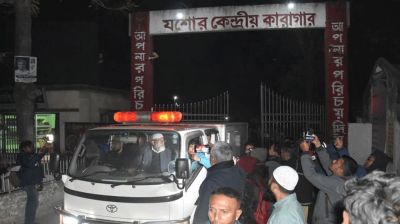 কারাফটকের সামনে শেষবারের মতো স্ত্রী-সন্তানের লাশ দেখলেন ছাত্রলীগ নেতা