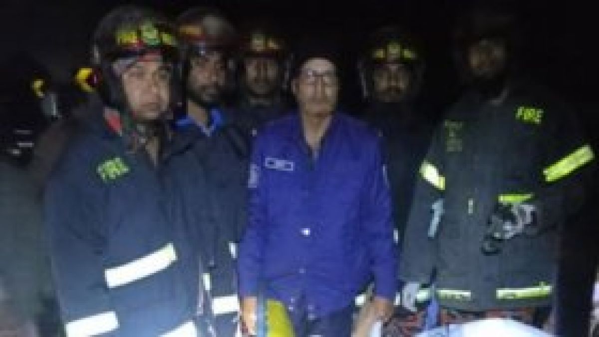 নওগাঁর মহাদেবপুরে ট্রাকচাপায় ৫ জন নিহত