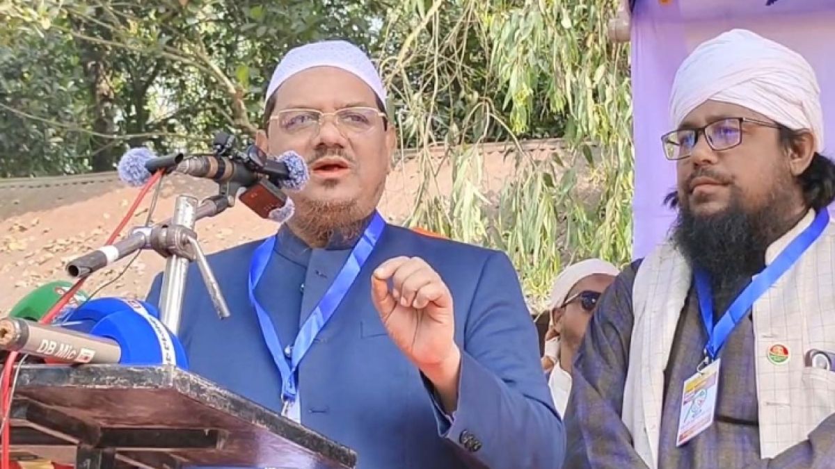 জামায়াতের মুখে একটা, কাজে আরেকটা: চরমোনাই পীর