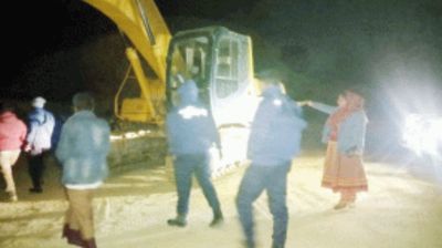 সিলেটের জৈন্তাপুরে পাহাড় কাটার দায়ে গভীর রাতে অভিযান; ২ লাখ টাকা জরিমানা