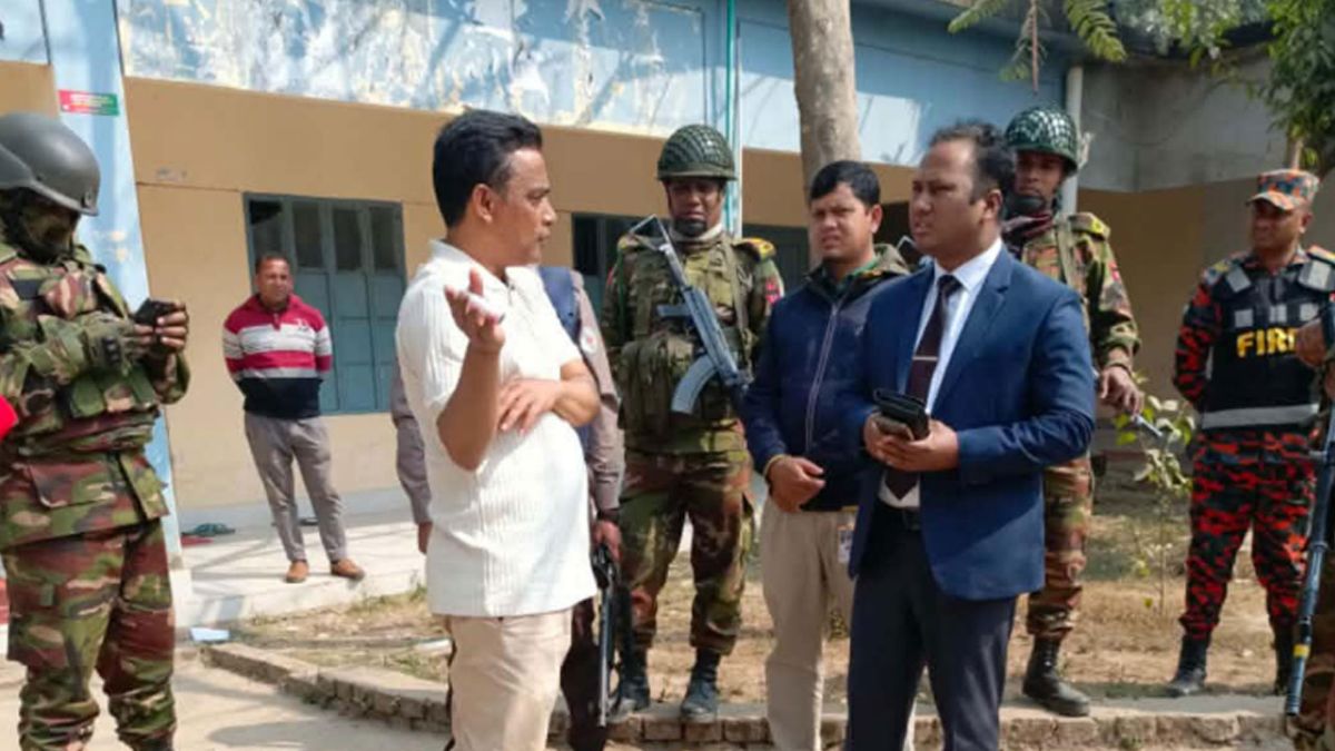 বগুড়ায় অবৈধভাবে কেন্দ্রে প্রবেশ, বিএনপি নেতাকে জরিমানা