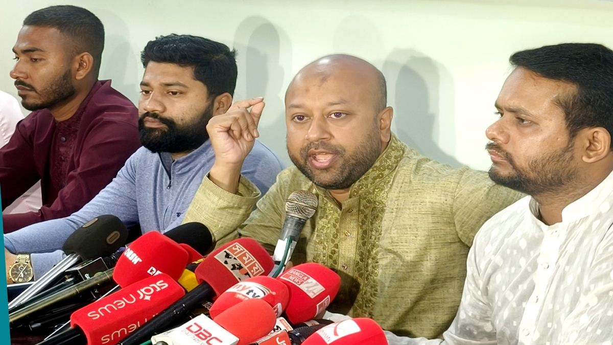 তারেক রহমানের জন্য ভয়াবহ ভবিষ্যত অপেক্ষা করছে : ব্যারিস্টার ফুয়াদ