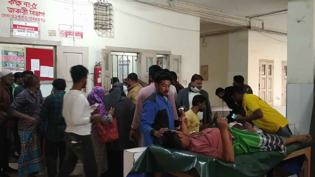 বাগেরহাটে নির্বাচন পরবর্তী পাল্টাপাল্টি হামলা-সংঘর্ষে নিহত ১, আহত ৯০