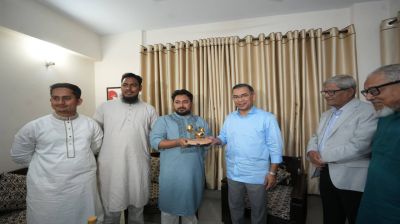 নাহিদ ইসলামের বাসায় তারেক রহমান