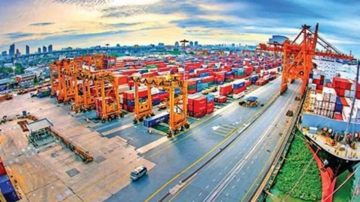 ৭ মাসেই গত এক বছরের রেকর্ড ভাঙল মোংলা বন্দর