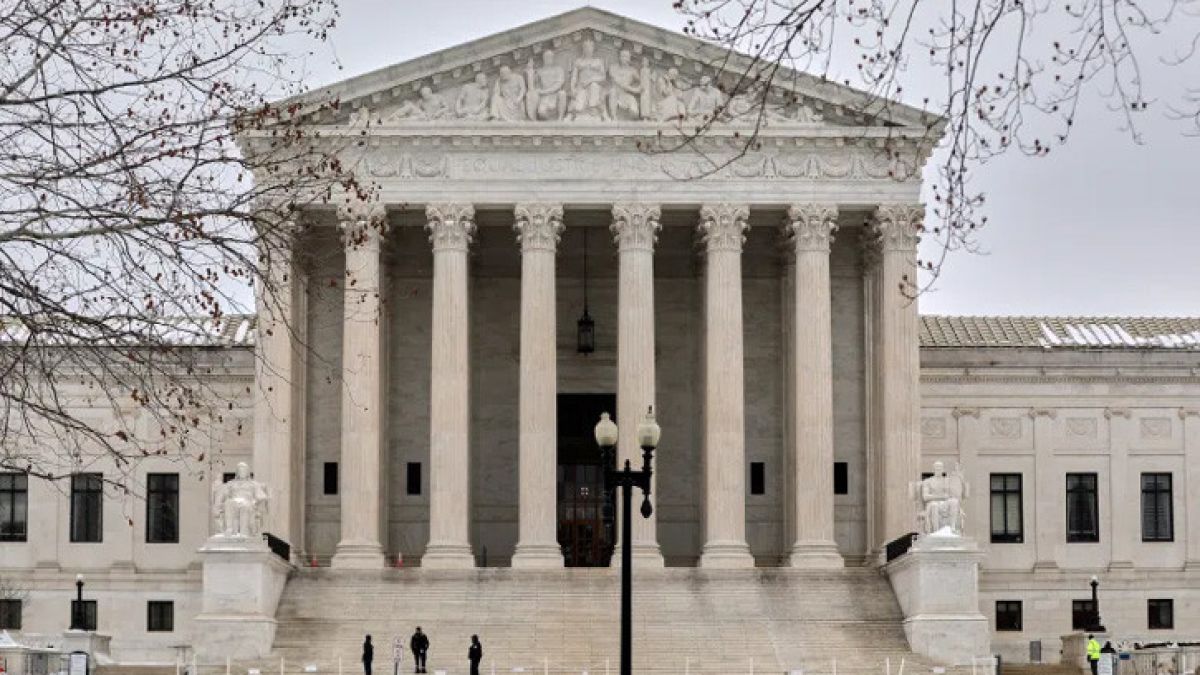 ট্রাম্পের বৈশ্বিক শুল্ক বাতিল করল মার্কিন সুপ্রিম কোর্ট