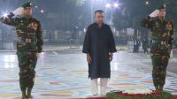 একুশের প্রথম প্রহরে শহীদ মিনারে প্রধানমন্ত্রীর শ্রদ্ধা নিবেদন