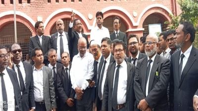 নিষিদ্ধ আওয়ামী লীগ নেতাদের জামিন, বরিশালে বিচারকের অপসারণ দাবিতে বিক্ষোভ