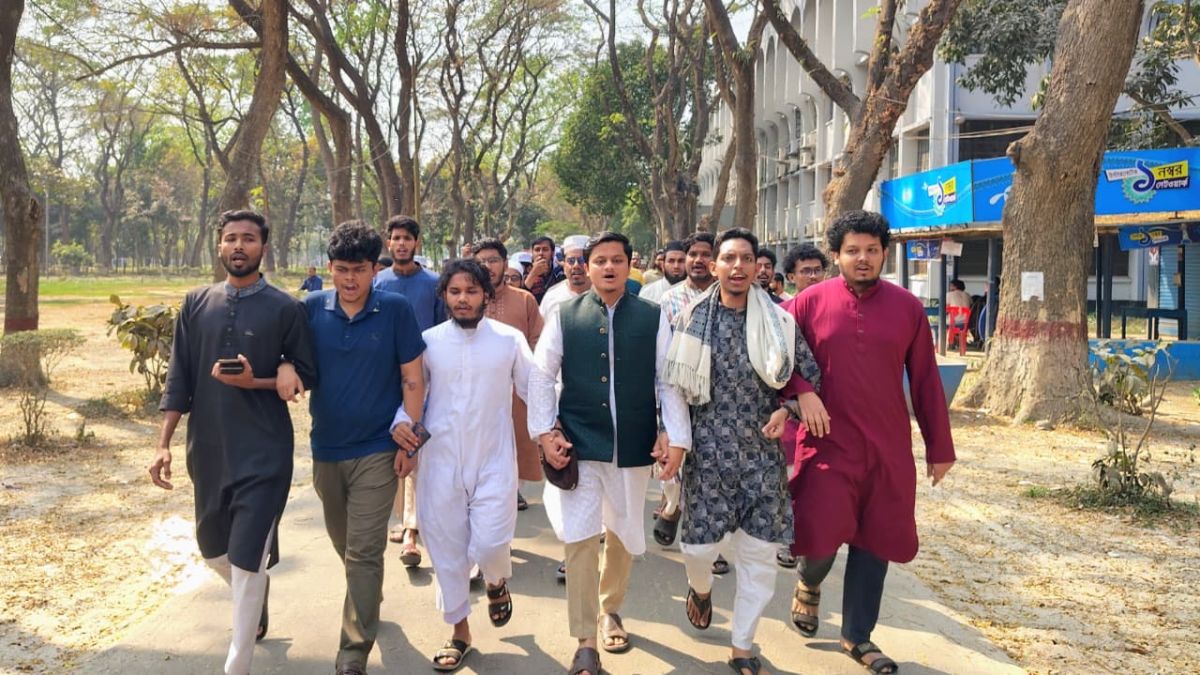 ধর্ষণ ও নারীর উপর সহিংসতার ঘটনায় ইবিতে বিক্ষোভ