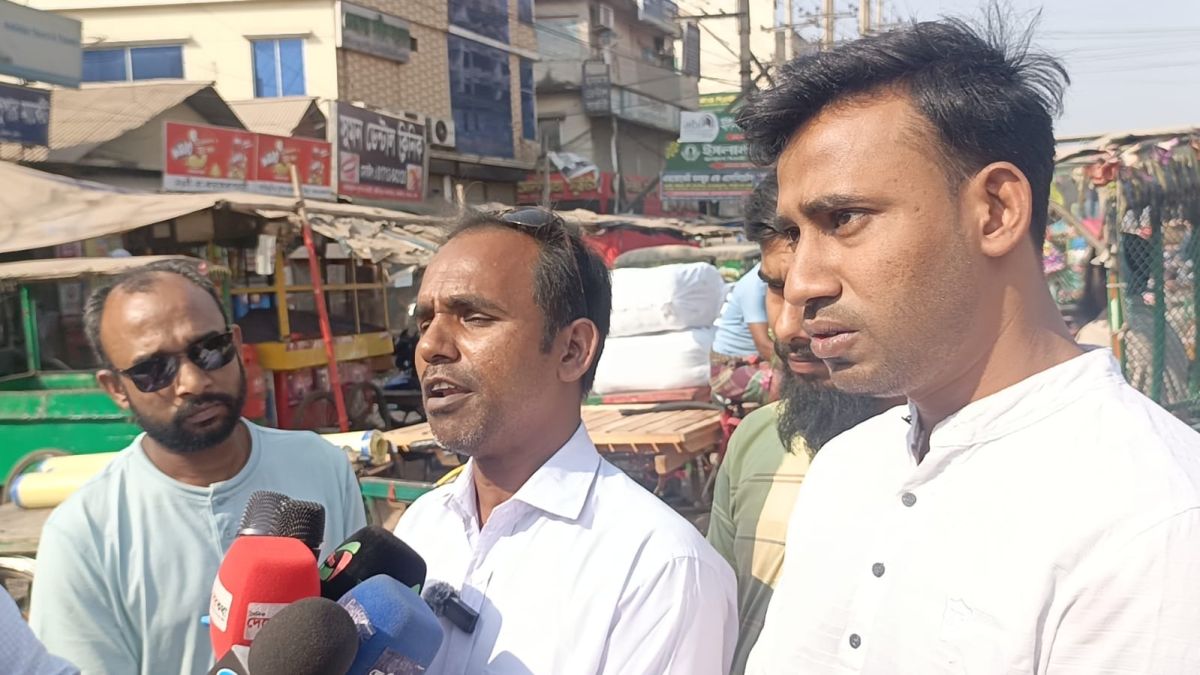 আন্তজেলা মিনি ট্রাক বৈধ কমিটির কাজে বাধা দেয়ার অভিযোগ বিলুপ্ত কমিটির বিরুদ্ধে