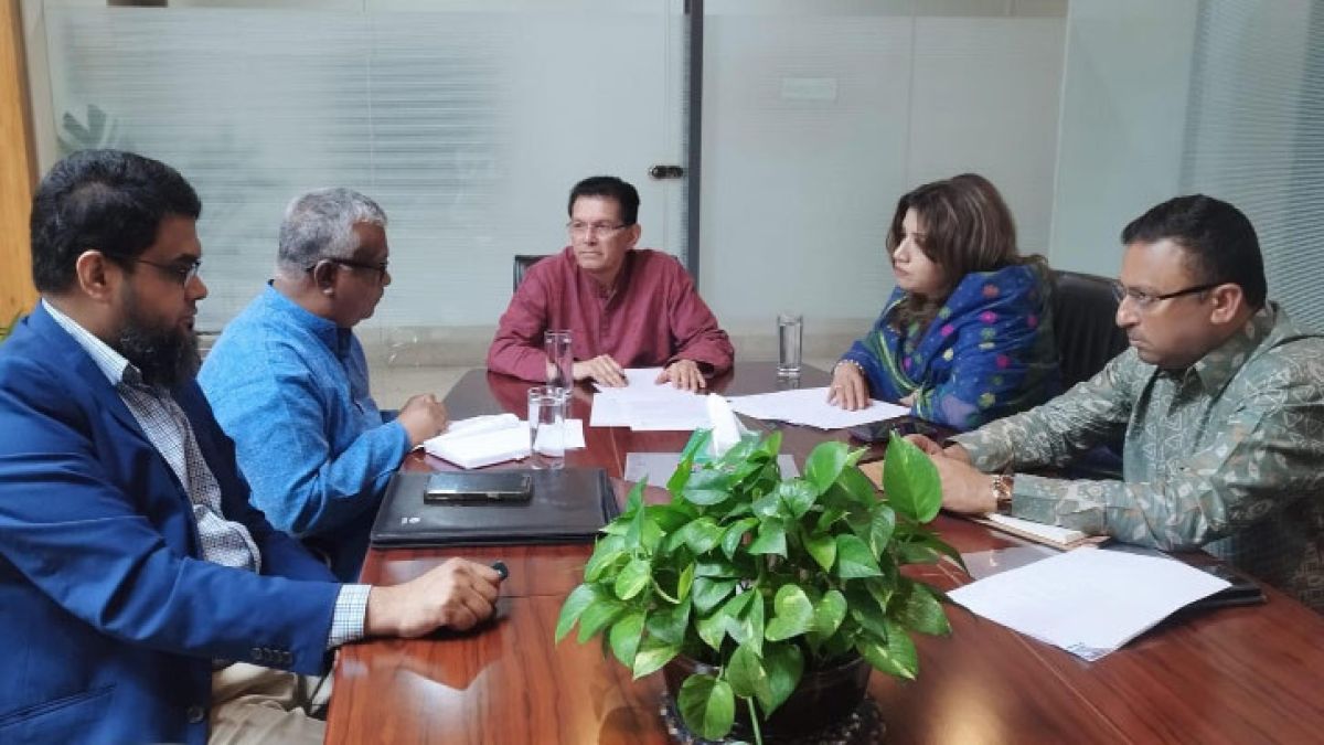 মধ্যপ্রাচ্য পরিস্থিতিতে পররাষ্ট্র মন্ত্রণালয়ে জরুরি বৈঠক: বাংলাদেশের গভীর উদ্বেগ