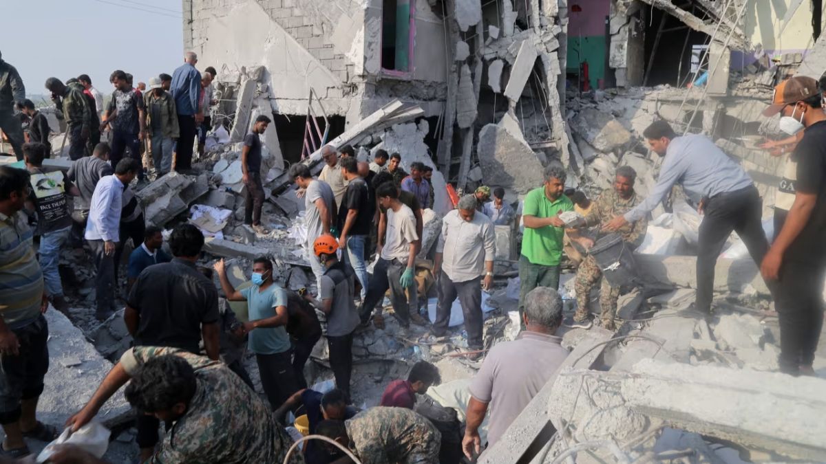 ইরানে স্কুলে হামলায় ১০৮ মেয়ে শিক্ষার্থী নিহত