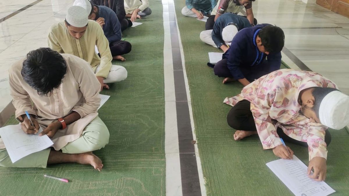 ইবিতে ওসমান হাদির স্মরণে কুইজ প্রতিযোগিতা