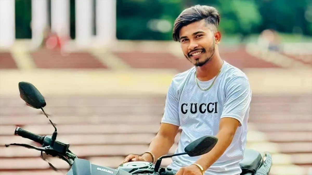 শহীদ মিনারে পূর্ব শত্রুতার জেরে গুলিতে ও ছুরিকাঘাতে যুবক নিহত