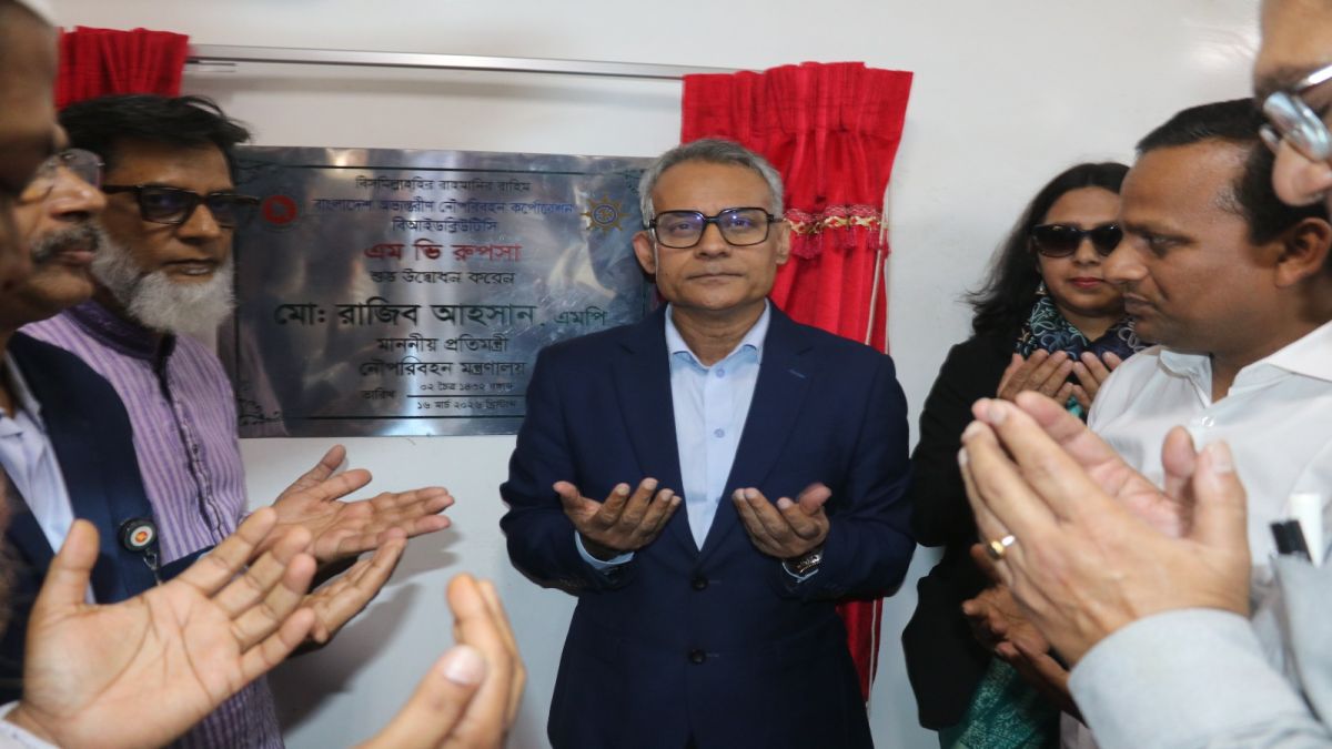 ঈদযাত্রা স্বস্তির করতে নতুন তিনটি জাহাজ উদ্বোধন করলেন নৌপরিবহন মন্ত্রী