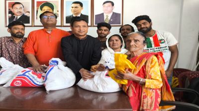 জামালপুরে গরীব ও অসহায়দের মাঝে যুবদল নেতার ঈদ সামগ্রী বিতরণ