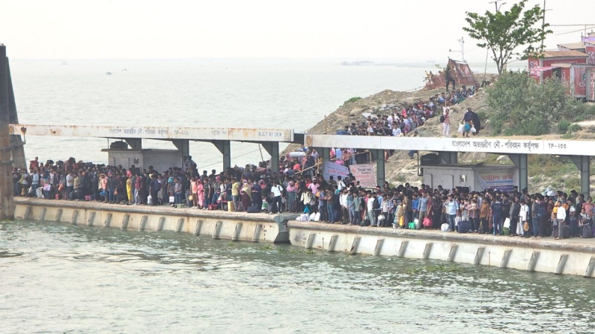 ঈদে পাটুরিয়া ও আরিচা ঘাটে স্বস্তির যাত্রা