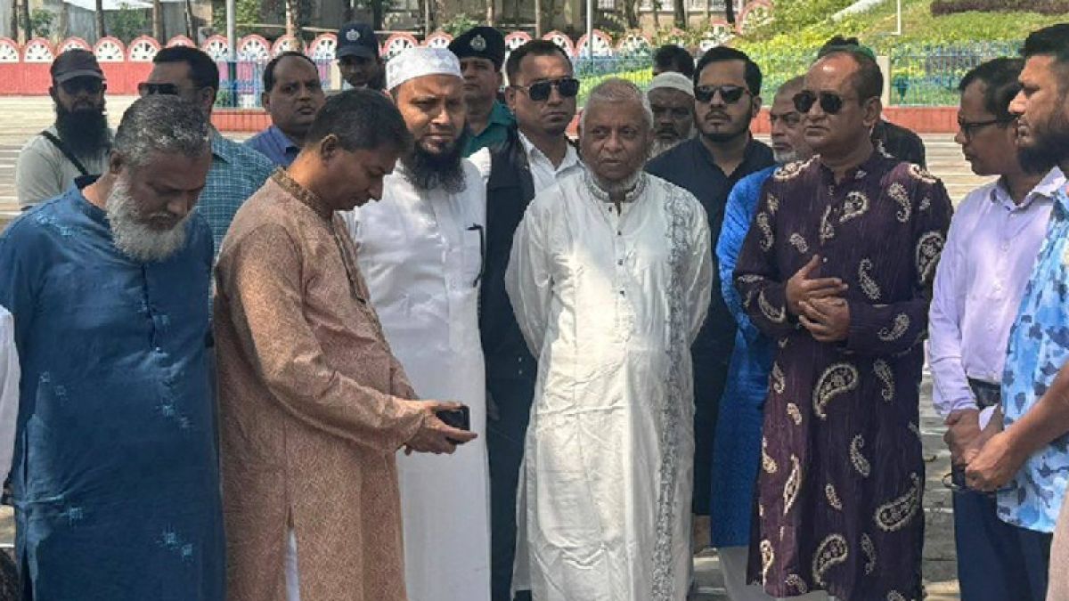 অন্যান্য বছরের তুলনায় এবার শ্রমিকেরা বেতন-ভাতা ঈদের আগেই পেয়েছেন: শ্রমমন্ত্রী