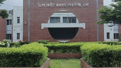 নতুন পোশাক পেয়েছেন সাবেক মন্ত্রী-এমপিরা, ঈদ জামাতে যাবেন মামুন