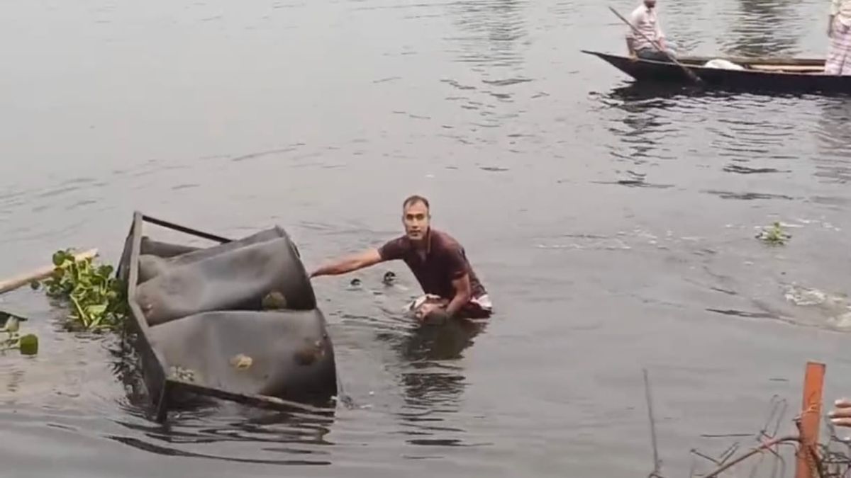 ভাসমান সেতু ভেঙে ব্রহ্মপুত্রে ডুবে ৪ শিশুর মৃত্যু, নিখোঁজ ১