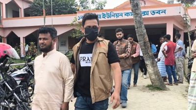তিন হাজার লিটার পেট্রোলসহ আটক ১১ জনকে পুলিশের কাছে সোপর্দ