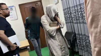 বেরোবি ছাত্রীর সঙ্গে অন্তরঙ্গ অবস্থায় আটক ঢাকা বিশ্ববিদ্যালয়ের ছাত্র