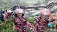 বরিশালে বাস উল্টে খাদে, নারী নিহত