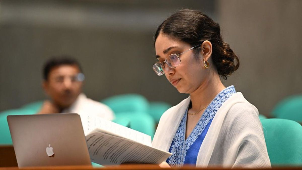 ভিভিআইপি লাউঞ্জে বসে সংসদ অধিবেশন দেখলেন জাইমা রহমান