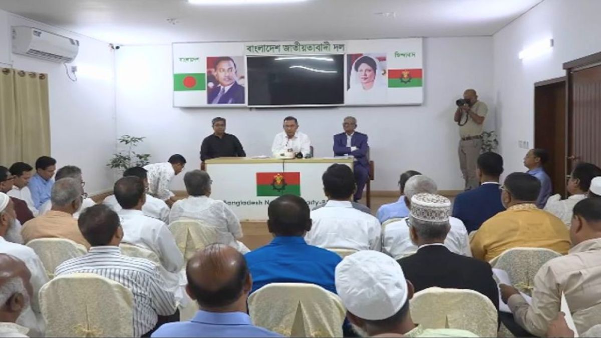 নবনিযুক্ত জেলা পরিষদ প্রশাসকদের সঙ্গে প্রধানমন্ত্রীর বৈঠক