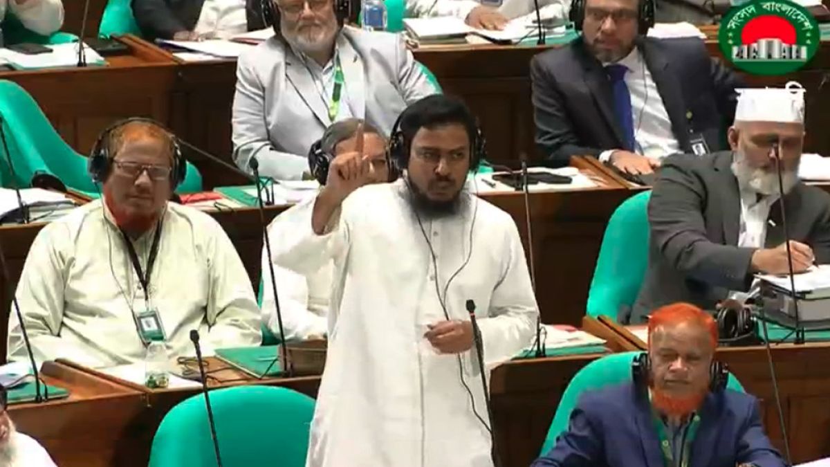 গণভোটকে অবৈধ করার কোনো সুযোগ নেই : আখতার