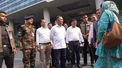 আকস্মিক সাক্ষাতে পদোন্নতি বঞ্চিত চিকিৎসকদের কথা শুনলেন প্রধানমন্ত্রী