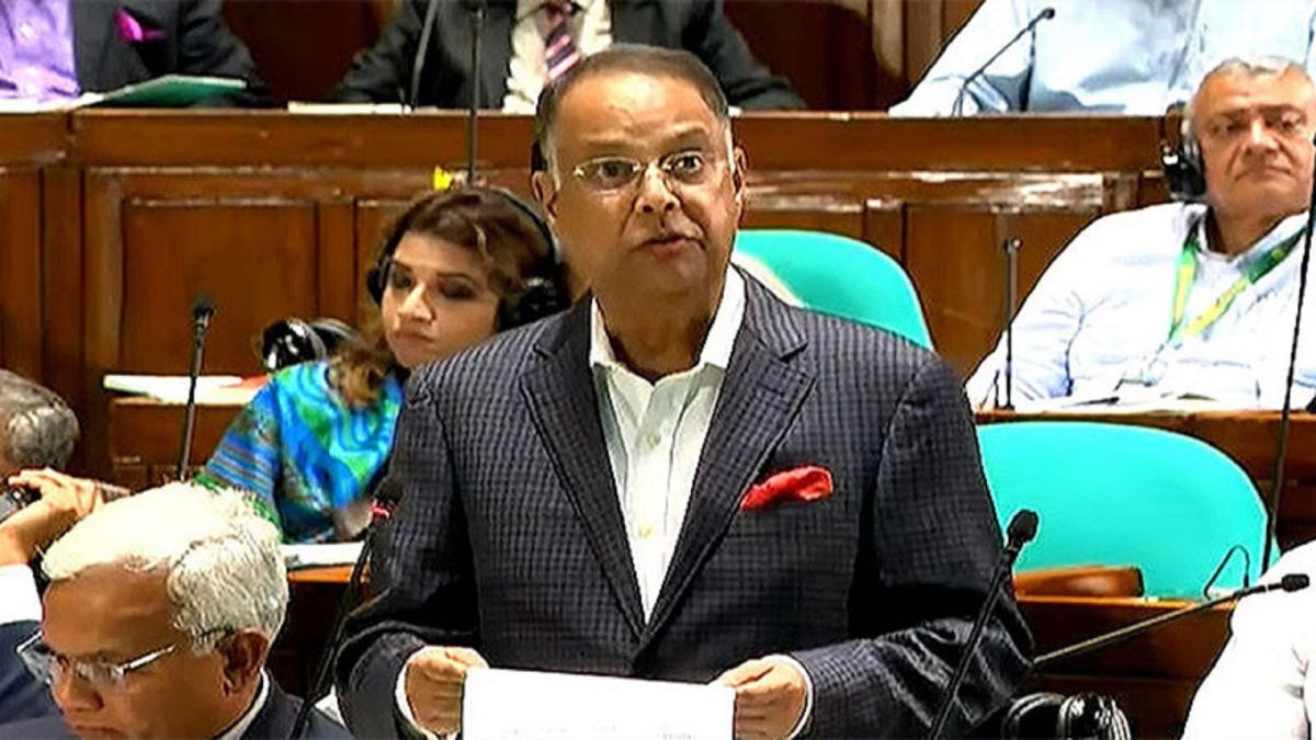 দেড়দিনে যে তেল বিক্রি হতো এখন হয় ২ ঘণ্টায়, সংসদে জ্বালানিমন্ত্রী